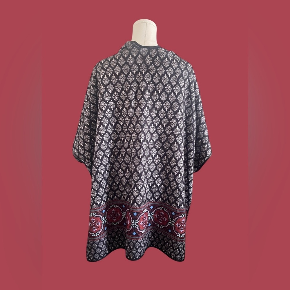 Elegant Black and Red Patterned Poncho - Picture 3 of 13
